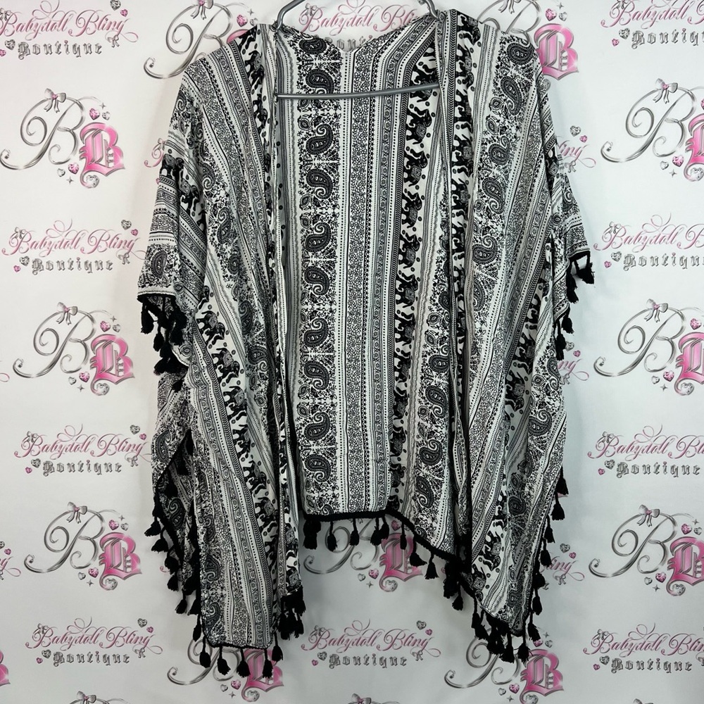 Cardigan elephants Thailand 🇹🇭 Black and White Patterned Kimono with Tassels